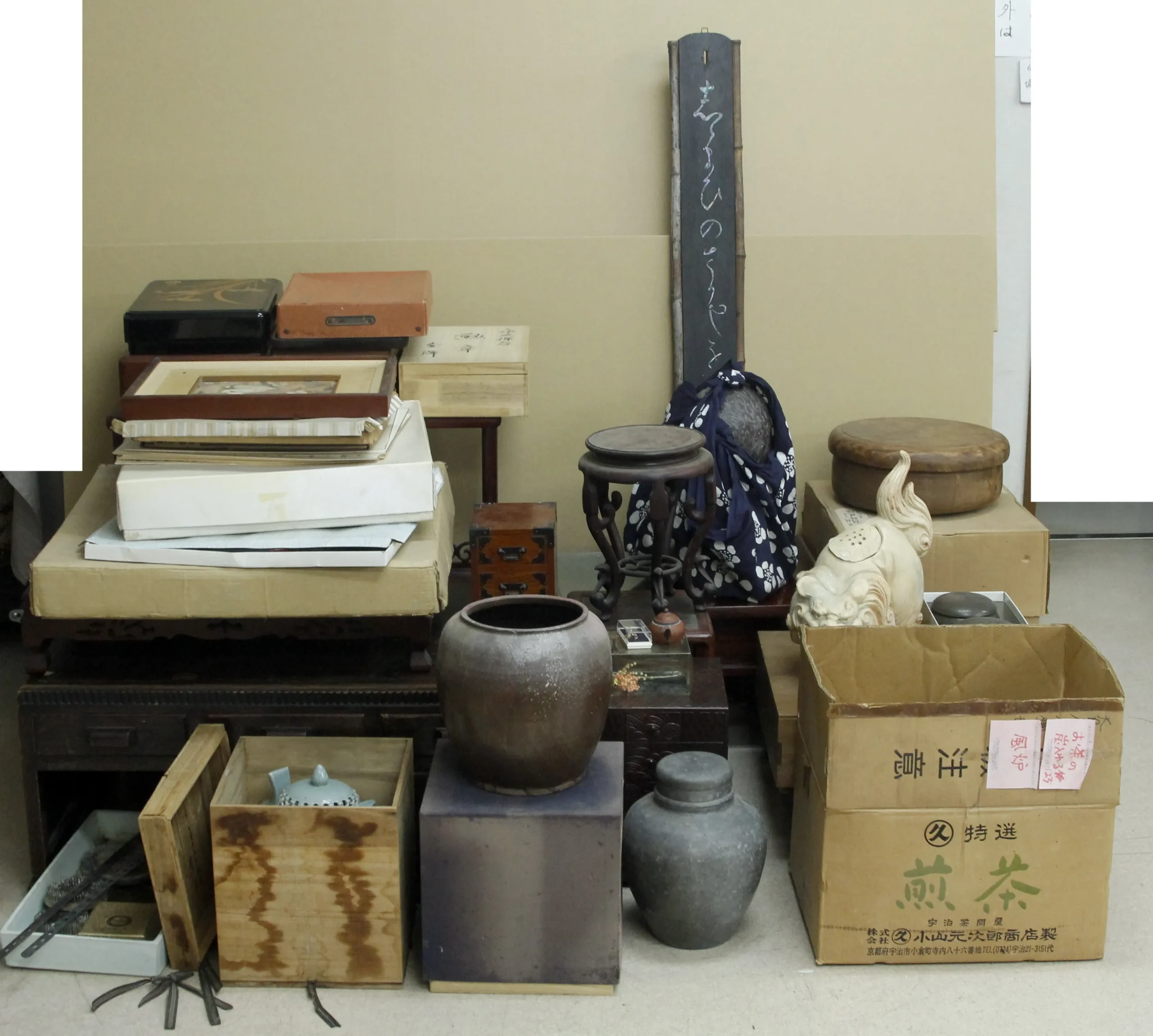 様々な骨董品